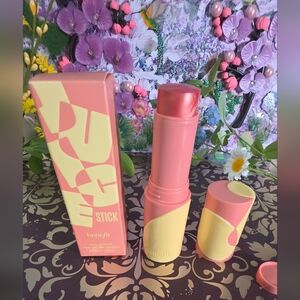 *SHELKIE - Benefit Dewy Gel Blush Stick.